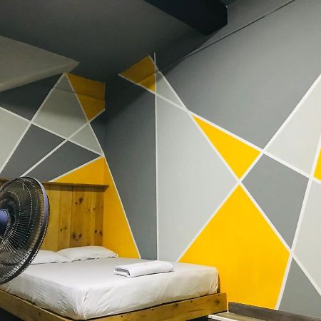 Alina Budget Hotel Kaduwela Esterno foto