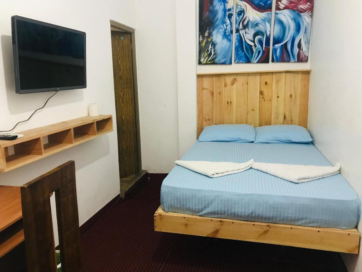 Alina Budget Hotel Kaduwela Esterno foto